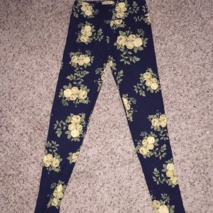 LulaRoe Navy one size cream floral leggings